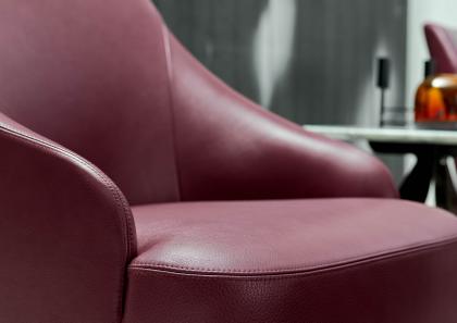 Подлокотники красные кожаные кресла Emilia - BertO