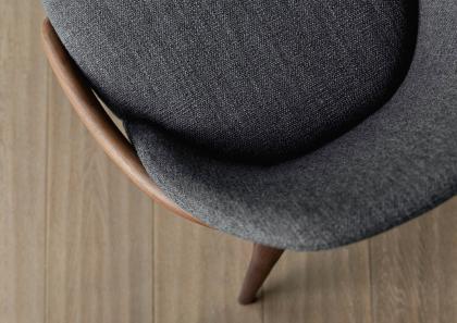 Современный деревянный стул Jackie WOOD деталь сиденья обтянута тканью - BertО