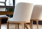 Элегантный современный стул Joan из дуба в обивке букле - BertO