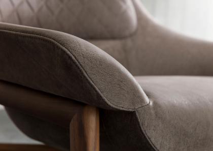 Кресло по дизайну из кожи и дерева Hanna – Berto Salotti