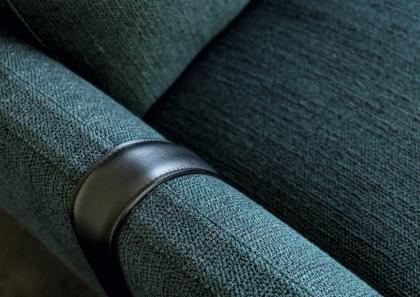 Деталь кожаный ремешок на диван - BertO Salotti